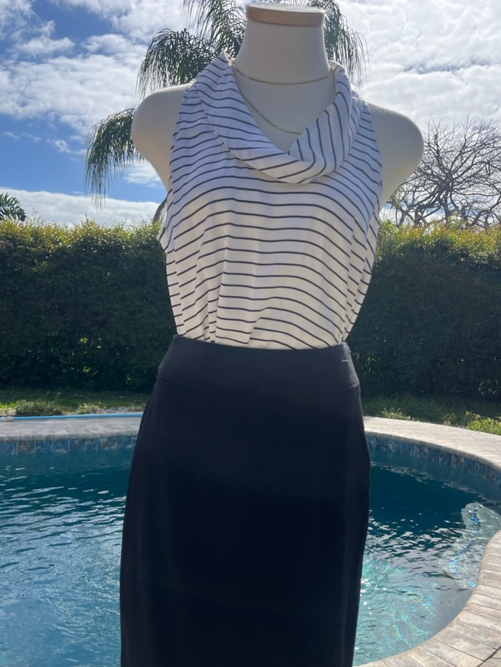White House Black Market Silk Sleeveless Blouse small